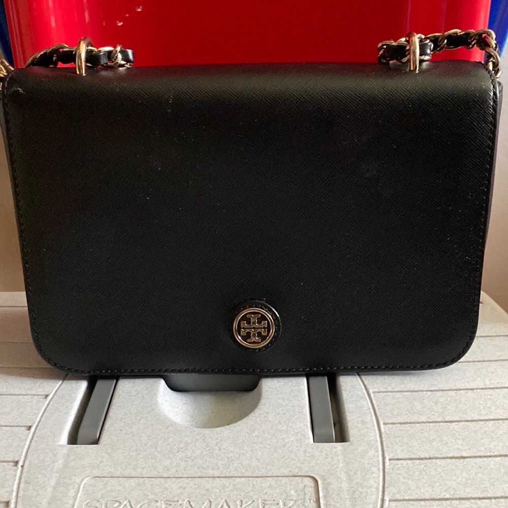 Tory Burch Robinson Leather Shoulder Bag.